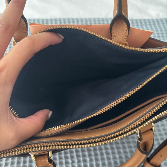 Tory Burch Robinson Three Compartment Tote - Picture 4 of 4